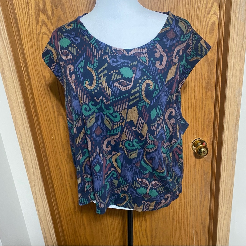 New without tag cool print top